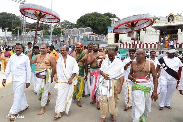 తిరుమల శ్రీవారి ఆలయంలో శాంతి హోమం