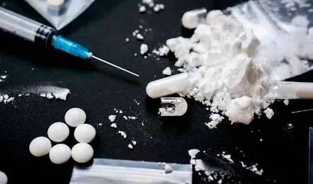 వైద్యుడి ఇంట్లో భారీగా డ్రగ్స్