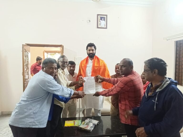 దివ్యాంగులు ఆత్మైస్థెర్యంతో ముందుకు సాగి అన్ని రంగాల్లో రాణించాలని – రఘునాథ్ యాదవ్