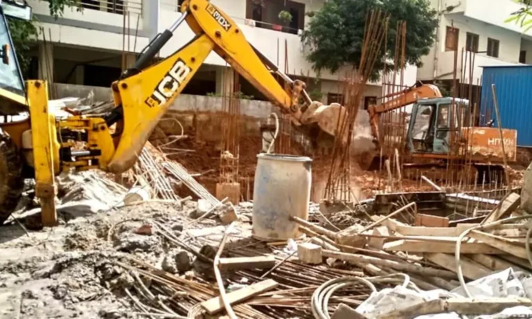 అక్రమ నిర్మాణాలపై హైడ్ర హుక్కు పాదం