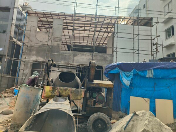 అక్రమ షెడ్ నిర్మాణానికి టౌన్ ప్లానింగ్ అధికారి ఏ సి పి అండదండలు